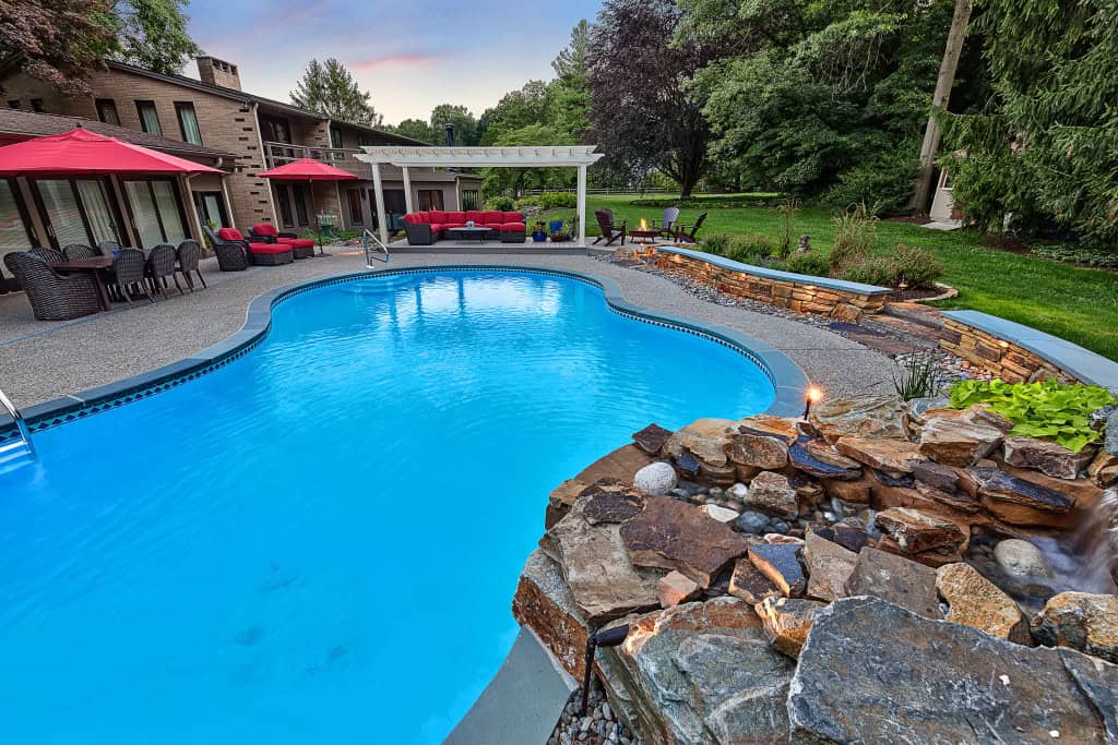 custom pools and pool makeovers