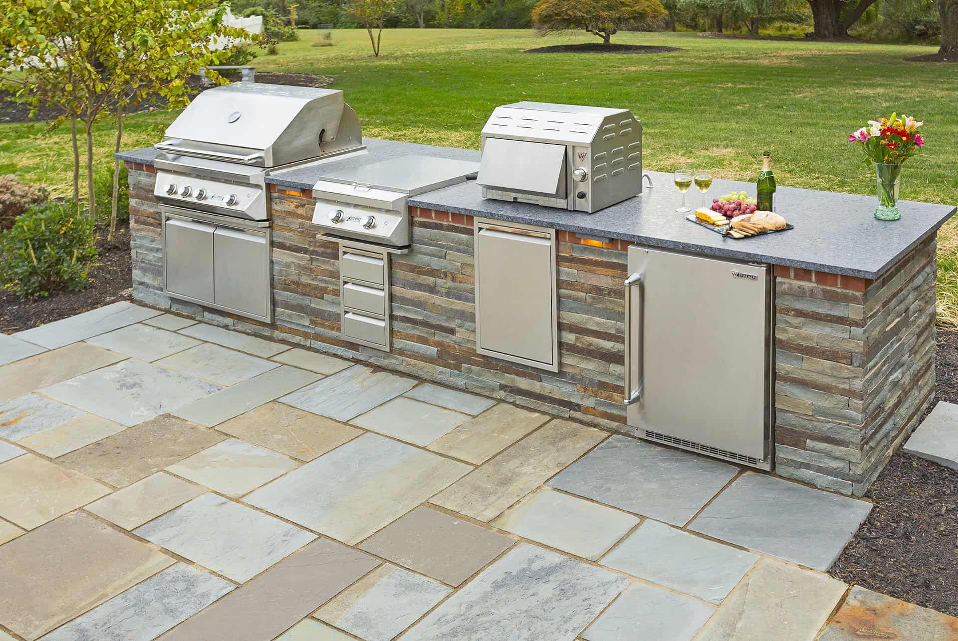 Farinola - West Chester, PA 19382 - Outdoor Kitchen by DiSabatino Landscaping & Esposito Masonry