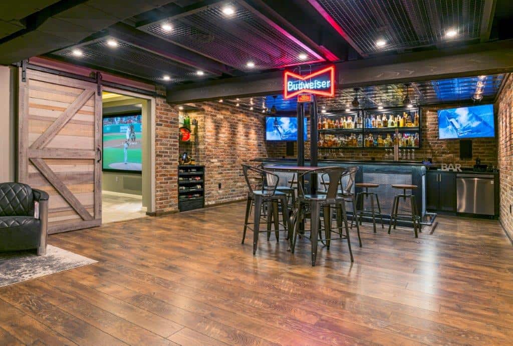 Custom Basement Renovations - Bar Area 